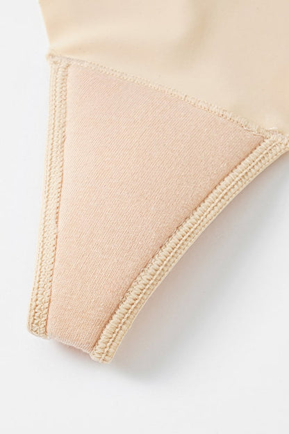 Nudae Bej String