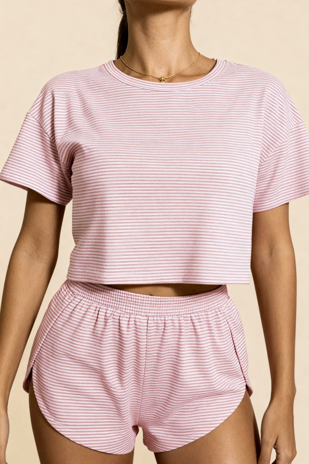 Carmen Pembe Yırtmaçlı Şort ve Crop Üst Takımı