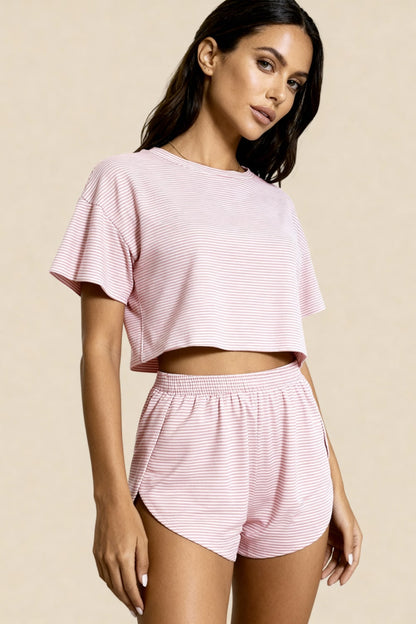 Carmen Pembe Yırtmaçlı Şort ve Crop Üst Takımı