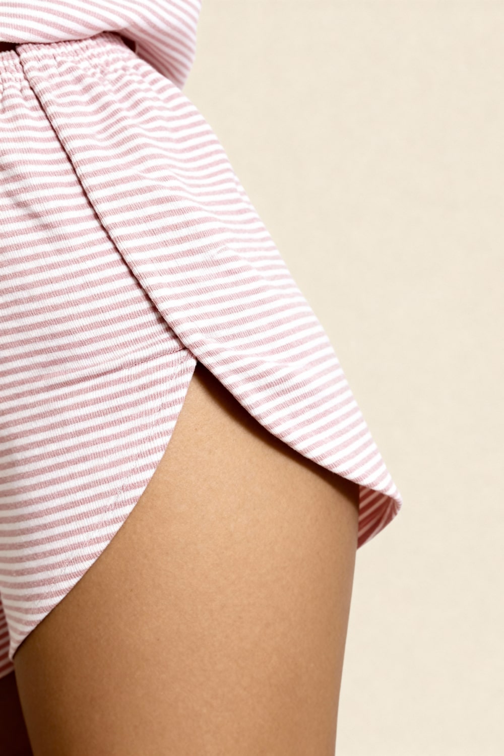 Carmen Pembe Yırtmaçlı Şort ve Crop Üst Takımı